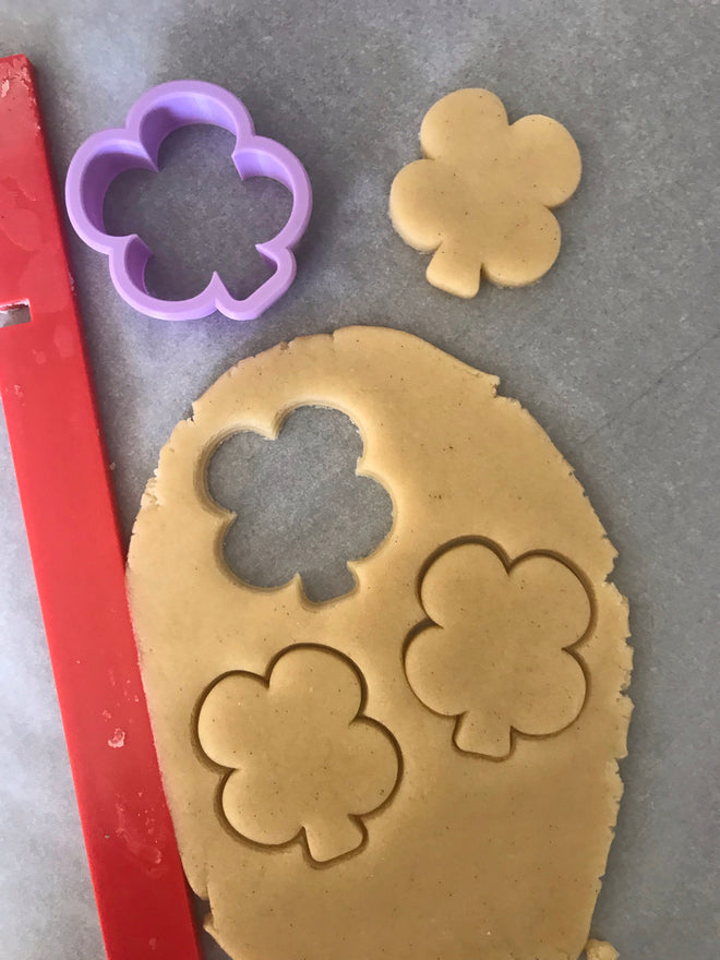 Charming Clover Cookie Cutter