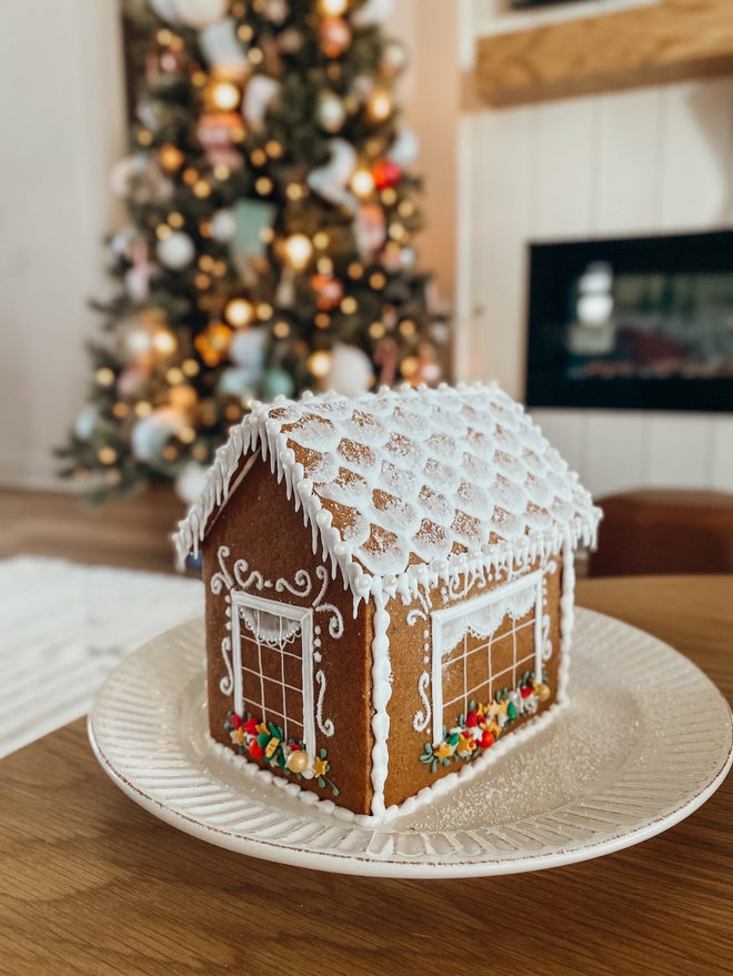 Simple Gingerbread House Cookie Cutter Kit