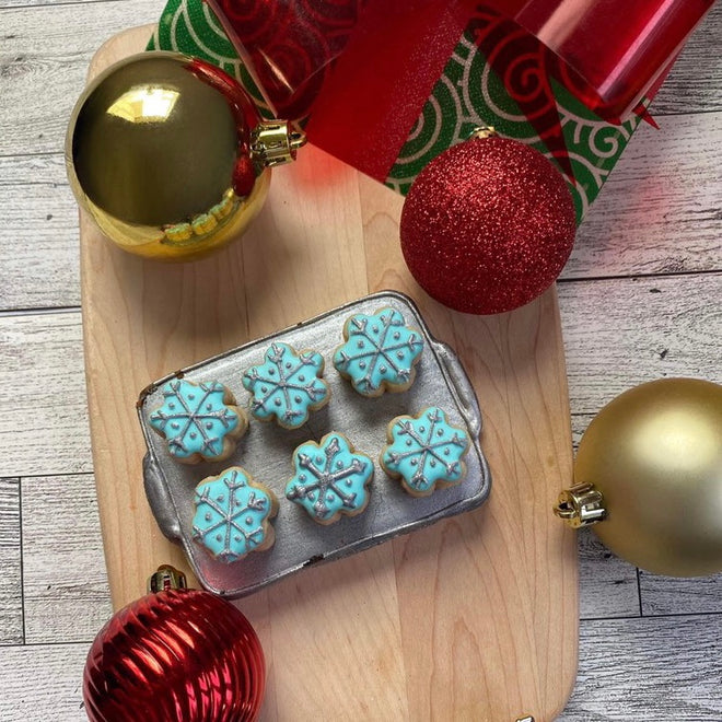 Tiny Christmas Tic Tac Toe Multi-Cutter and Dough Poppers